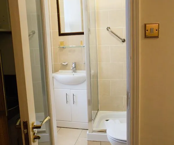 Latchfords Townhouse 3*