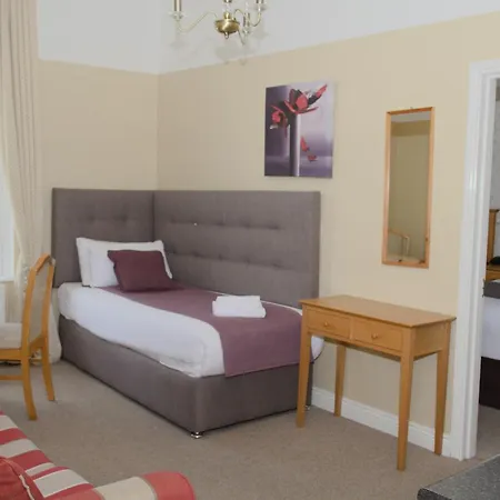 Latchfords Townhouse 3*