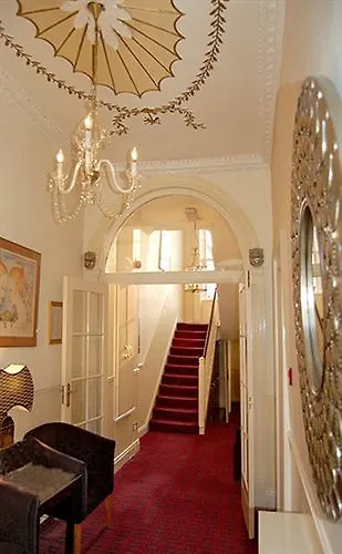 ゲストハウス Latchfords Townhouse 3*