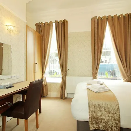 Latchfords Townhouse 3*